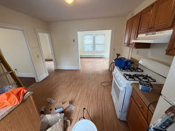 569 Main St, Medford, MA