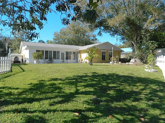 2nd image of 14915 Knotty Pine Pl
