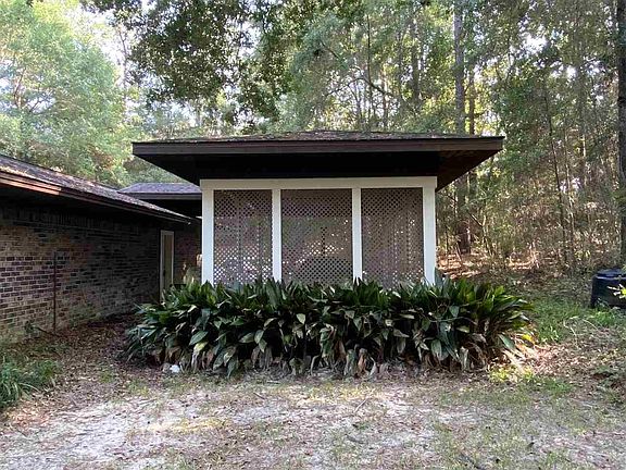 3rd image of 2491 Bonanza Dr