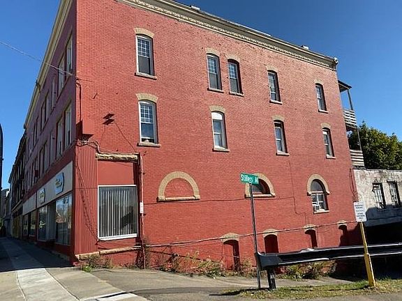 5th image of 212 E 2nd St