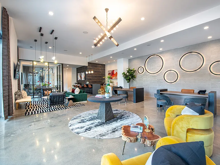 Burnett Lofts — Photo 32