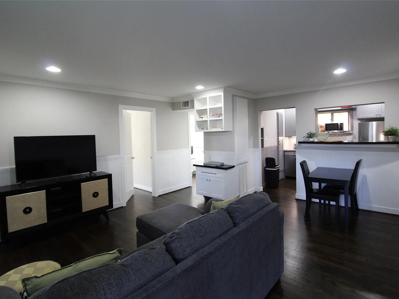 2 bed, 1.0 bath, 800 sqft, $1,495 — Photo 1