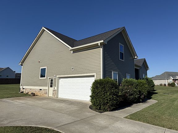 2nd image of 1020 Petal Ln