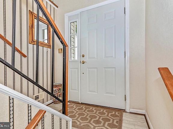 5th image of 4803 Lynn Crest Ct