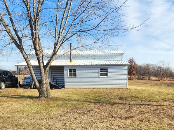 912 Kenwood Dr, Macon, MO 63552