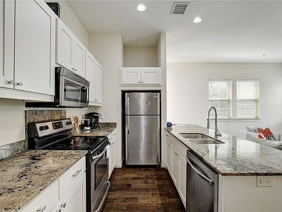 5th image of 2708 San Pedro St #301
