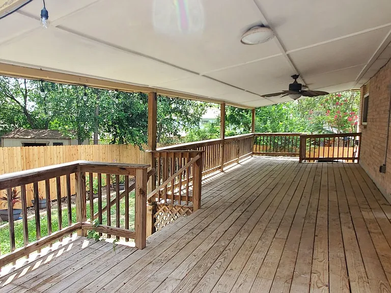 8243 Brisbane — Photo 27