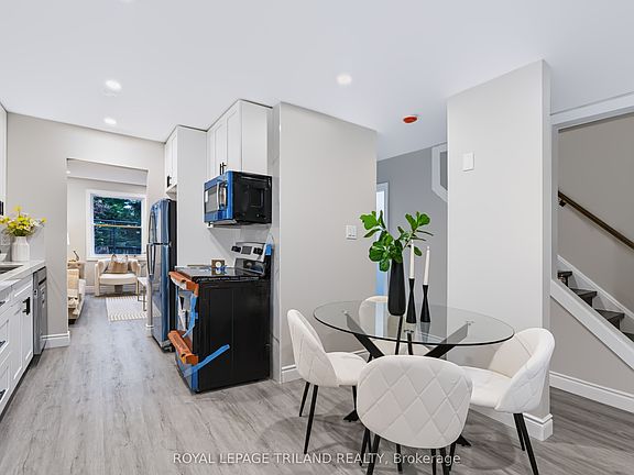 5th image of 55 Mohegan Cres