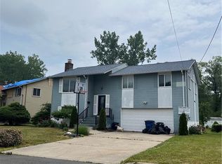 157 Brooklawn Cir, New Haven, CT 06515