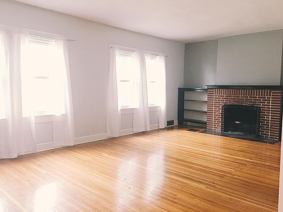 3rd image of 4750 Broadway St