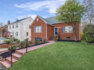 2420 Cameron Mills Rd, Alexandria, VA 22302