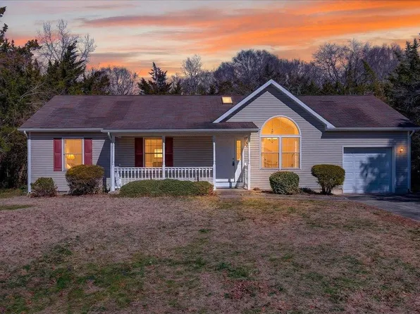 8 Meadows Edge Dr, Cape May Court House, NJ 08210