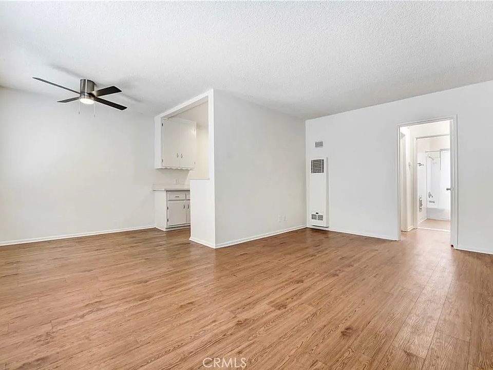1st image of 12400 Mitchell Ave #6