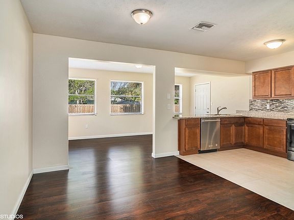 3rd image of 5810 Shannon Dr