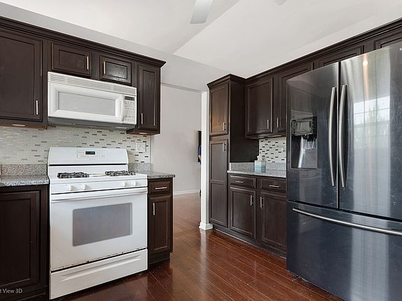5th image of 3595 Fairfax Ct E