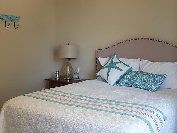 5th image of 425 W Beech St #700
