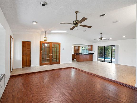 5th image of 2309 SW Chestnut Lane