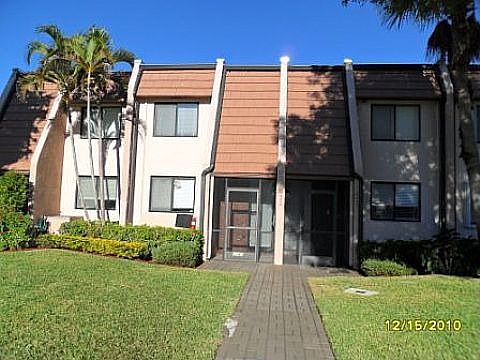 2nd image of 4447 Luxemburg Ct