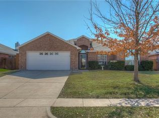 963 Benjamin Dr, Burleson, TX 76028