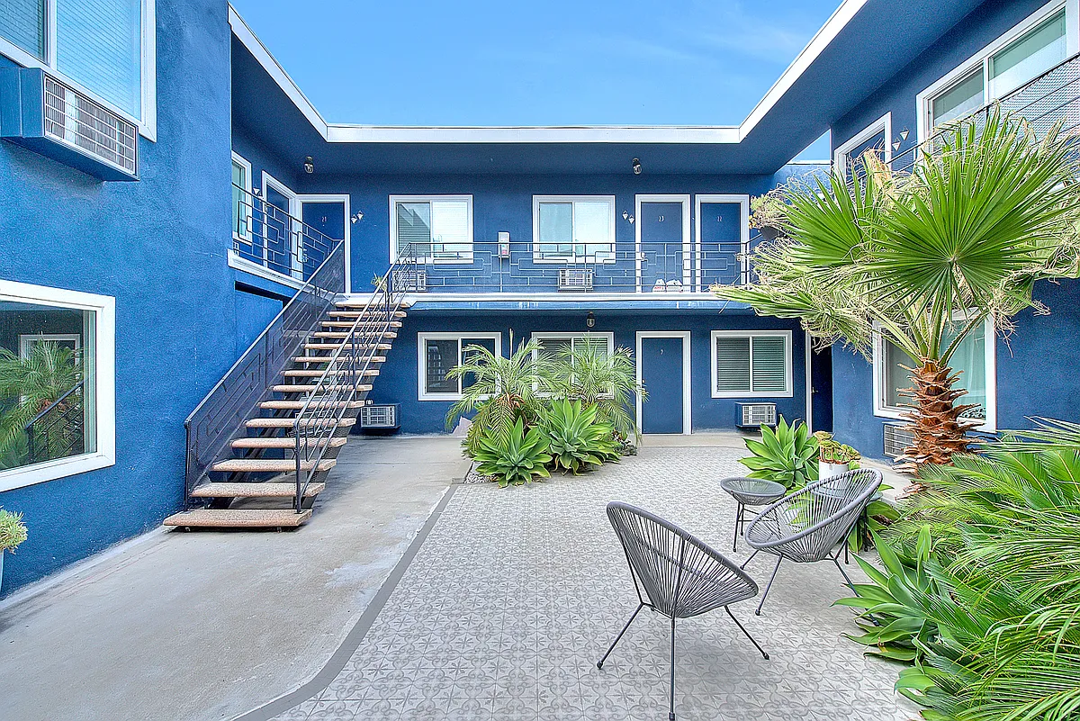 Building Photo - 2830 S Sepulveda