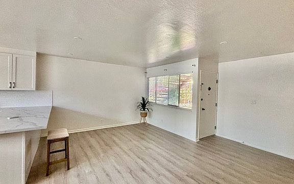 4th image of 1733 Lacassie Ave #2