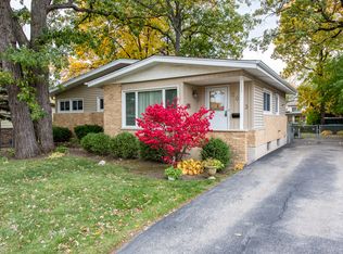 2033 Edgewood Rd, Waukegan, IL 60087