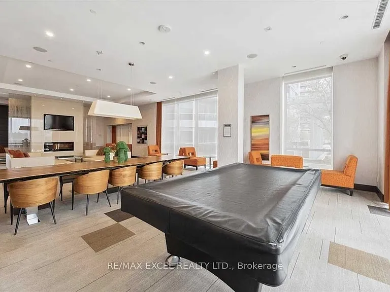 151 Village Green Sq #1806 — Photo 21