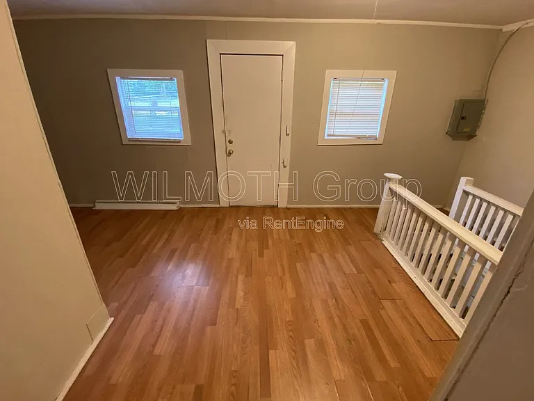 918 W 27th St — Photo 11