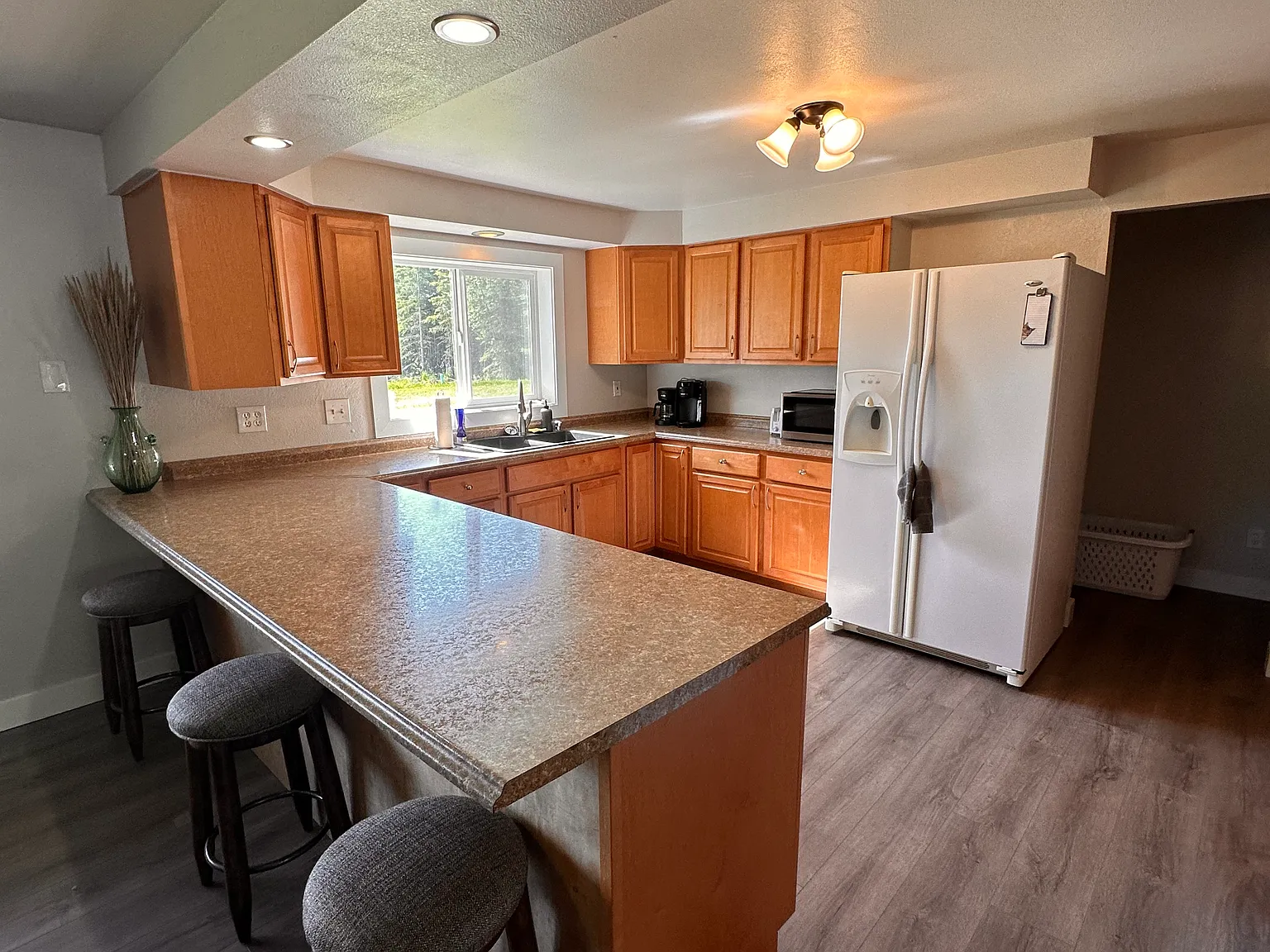3 bed, 1300 sqft, $2,200 — Photo 1