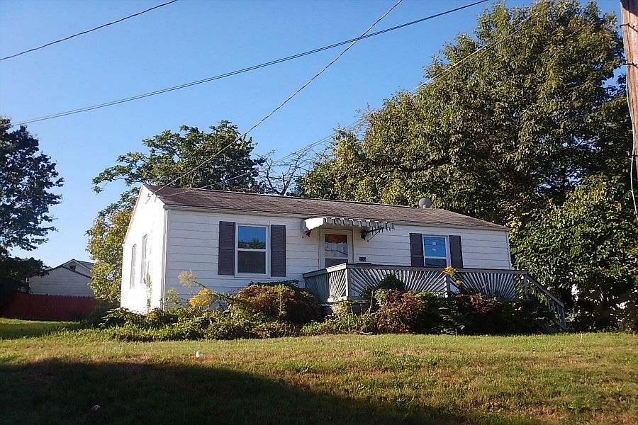 2nd image of 490 Wilson Ave