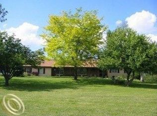 1330 Brauer Rd, Oxford, MI 48371