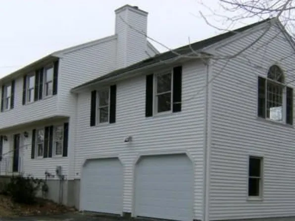 11 Pheasant Run Rd, Medway, MA 02053