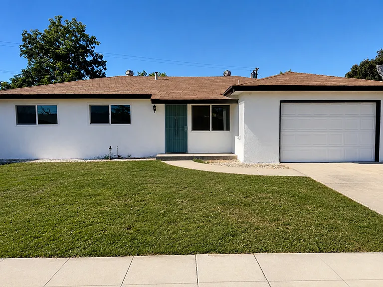 5093 E Oslin Ave — Photo 1