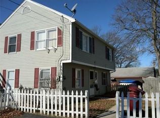 135 Woodward Ave, Lowell, MA 01854