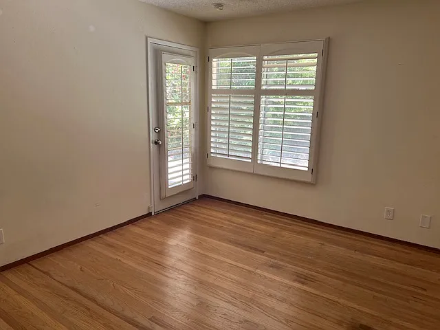 3 bed, 1600 sqft, $5,900 — Photo 2
