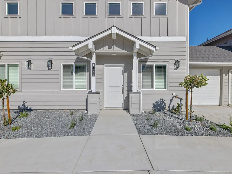 1363 W Grangeville Blvd — Photo 30