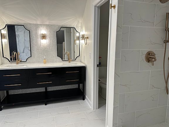Upstairs master bath