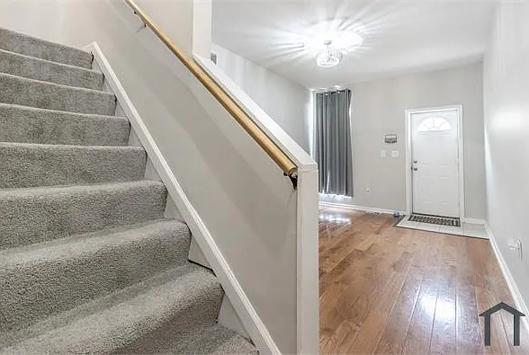1235 N Bond St — Photo 24