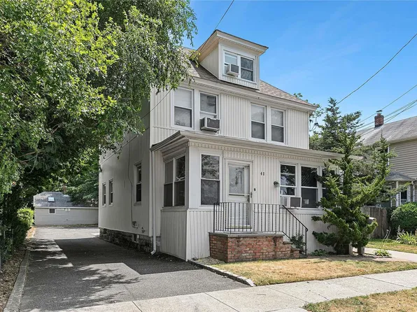 41 Van Cott Avenue, Farmingdale, NY 11735