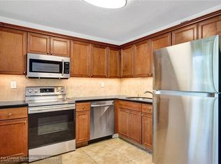 820 NE 28th St APT 2, Fort Lauderdale, FL 33334