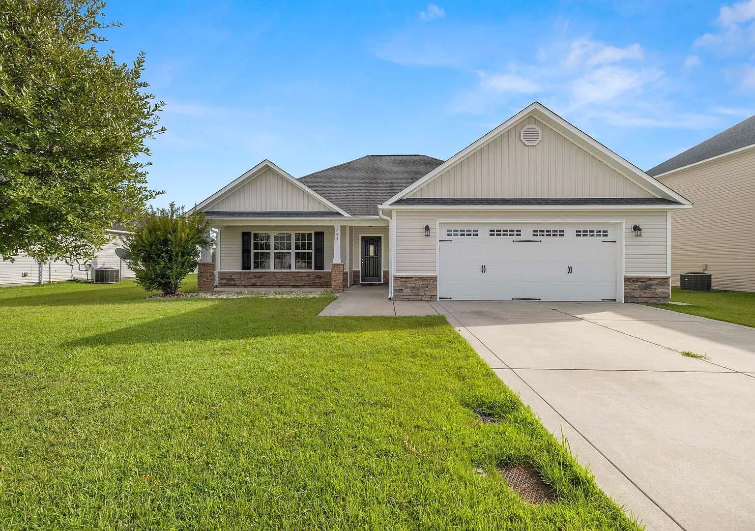 Charming 3-Bedroom Home in Carolina Plantations! — Photo 1