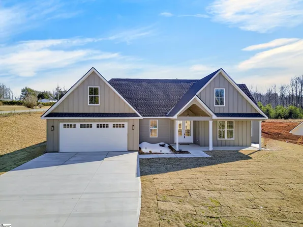 198 Valley Rd, Travelers Rest, SC 29690