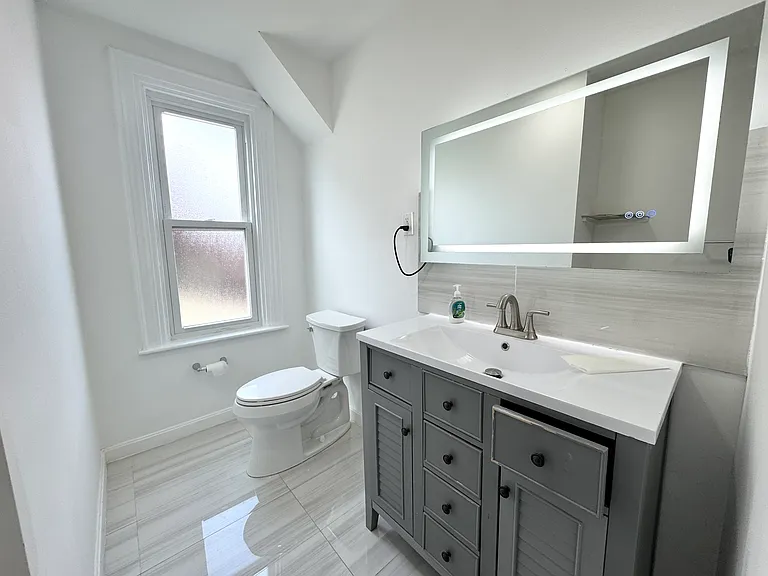56 Pinckney St #2 — Photo 7