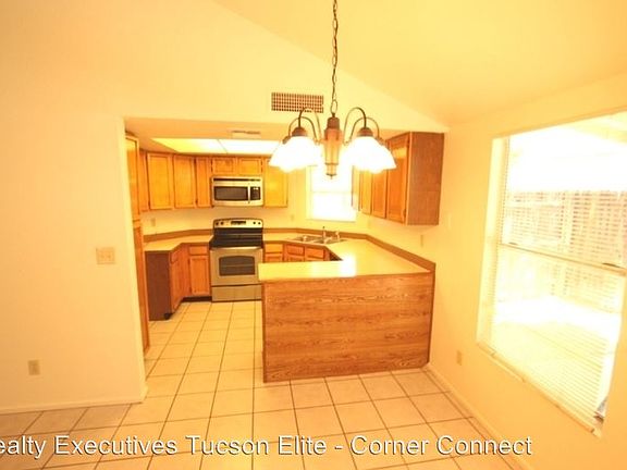 4th image of 1867 W Leticia Ln