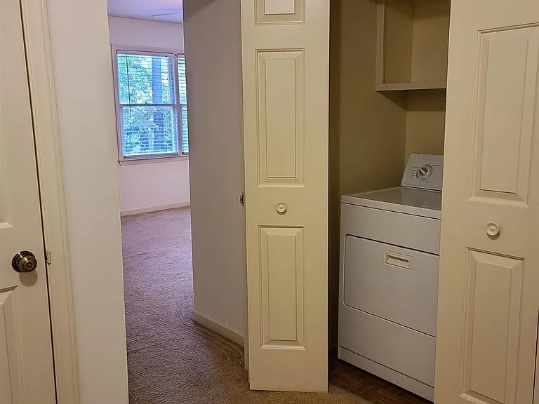 6416 Meadow View Dr — Photo 42
