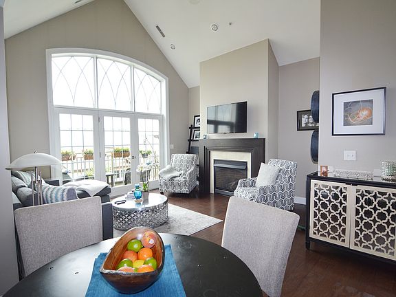 3rd image of 423 S 2nd St #405