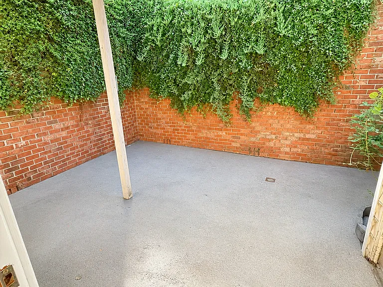 Private fenced-in patio
