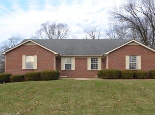105 Oakmont Ln, Frankfort, KY 40601