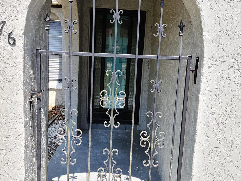10176 Thayer St — Photo 2
