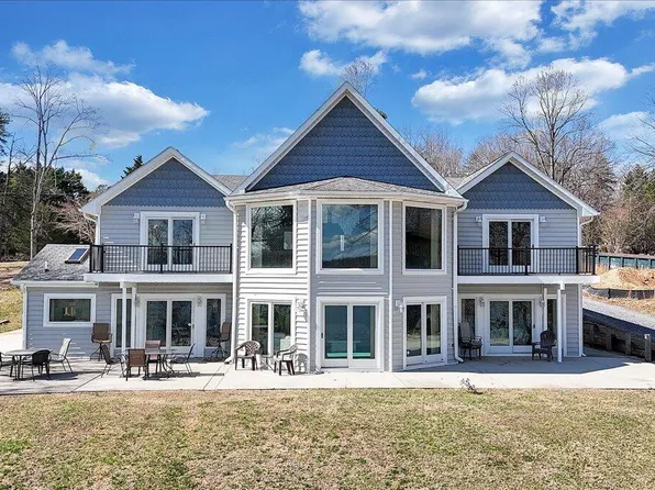 312 Spring Dr, Huddleston, VA 24104